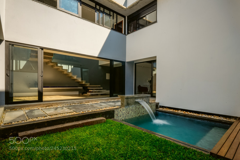 Nikon D90 sample photo. Piscina photography