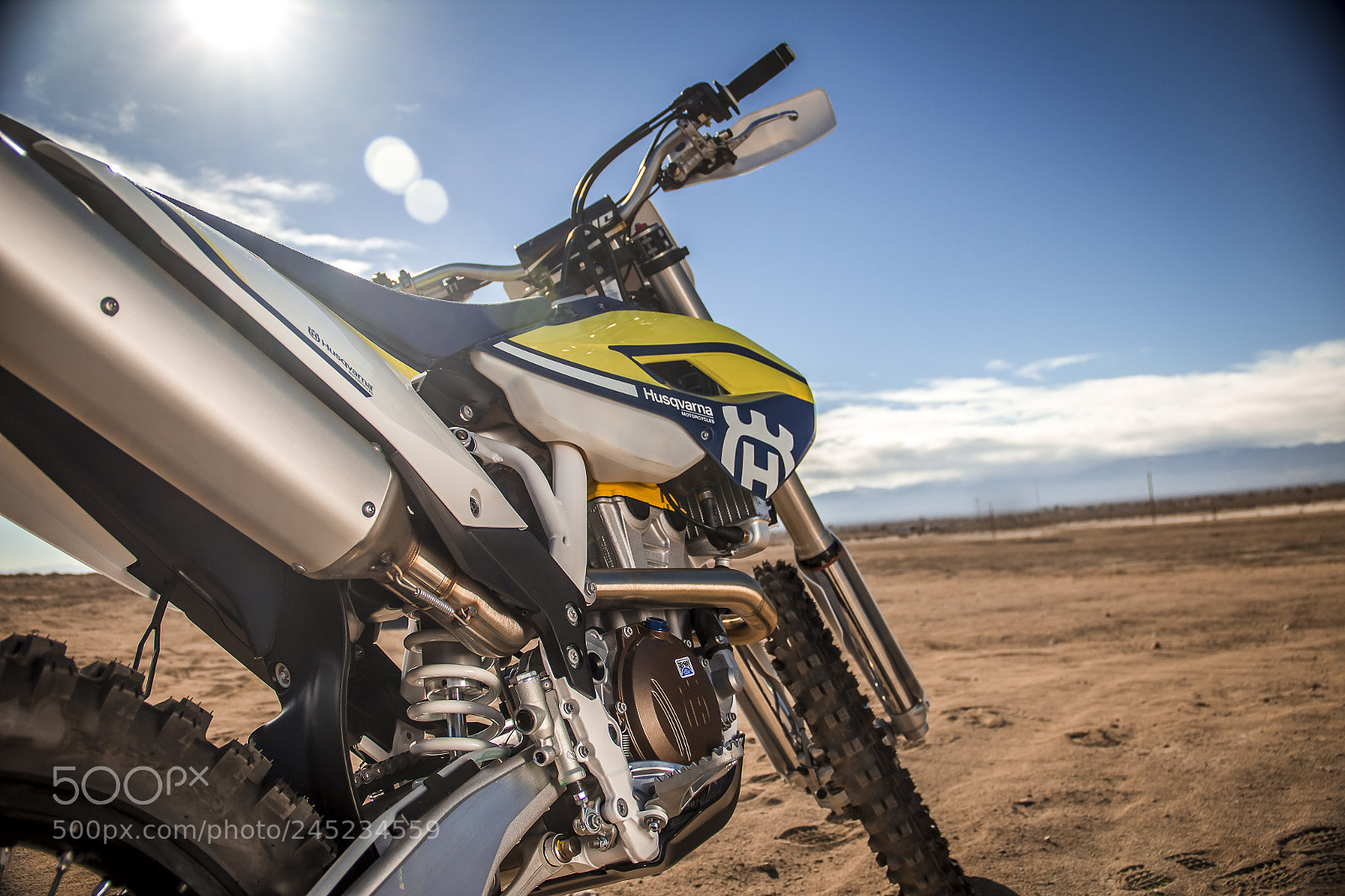 Canon EOS 600D (Rebel EOS T3i / EOS Kiss X5) sample photo. Husqvarna motorcycle sunlight photography