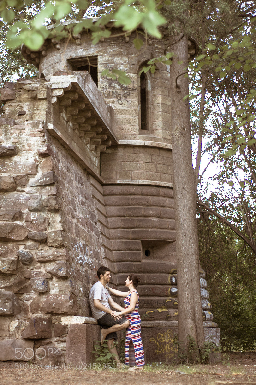 Canon EOS 650D (EOS Rebel T4i / EOS Kiss X6i) sample photo. Couple in a castle photography