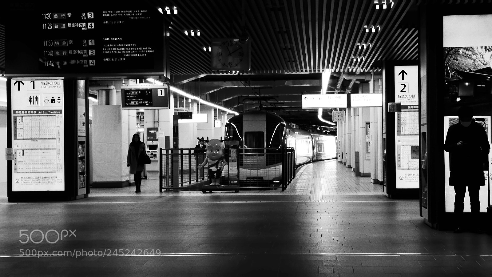Panasonic Lumix DMC-LX100 sample photo. Kyoto station scene photography