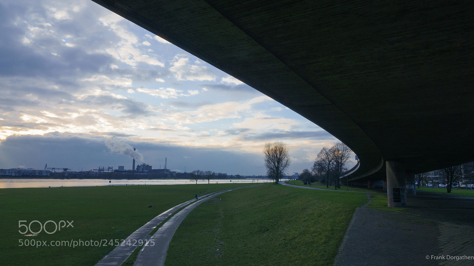 Sony Cyber-shot DSC-RX10 II sample photo. Curves photography
