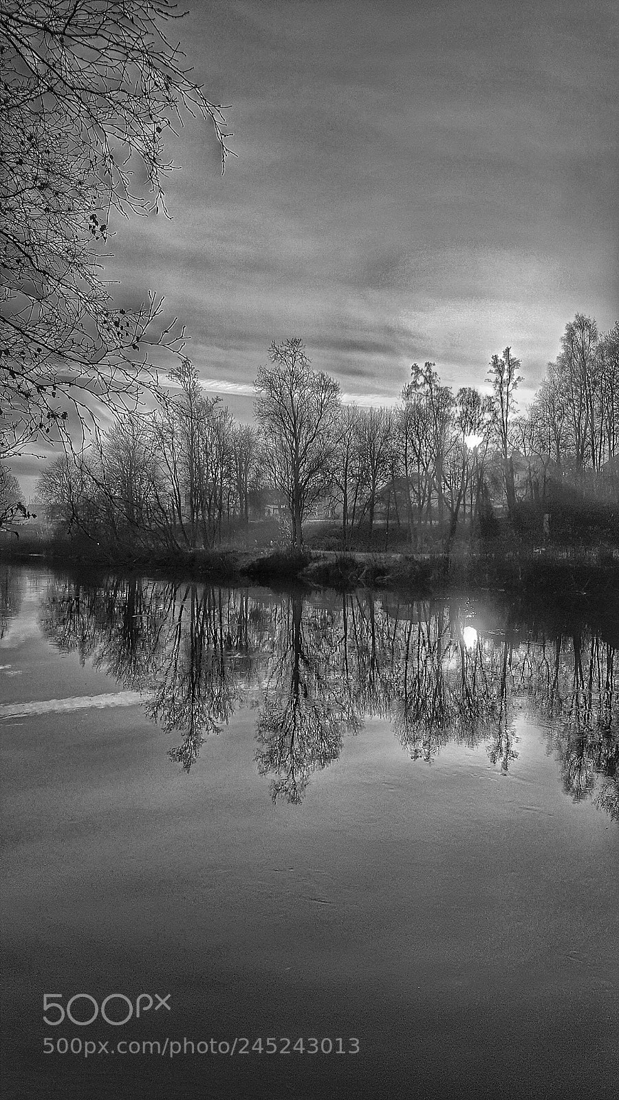 Samsung Galaxy S6 sample photo. Reflections on the river photography