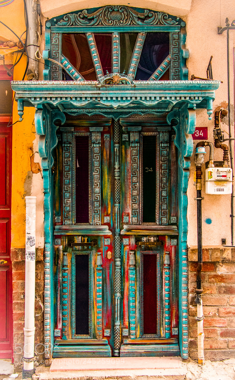 Canon EOS 77D (EOS 9000D / EOS 770D) sample photo. Door with so many photography