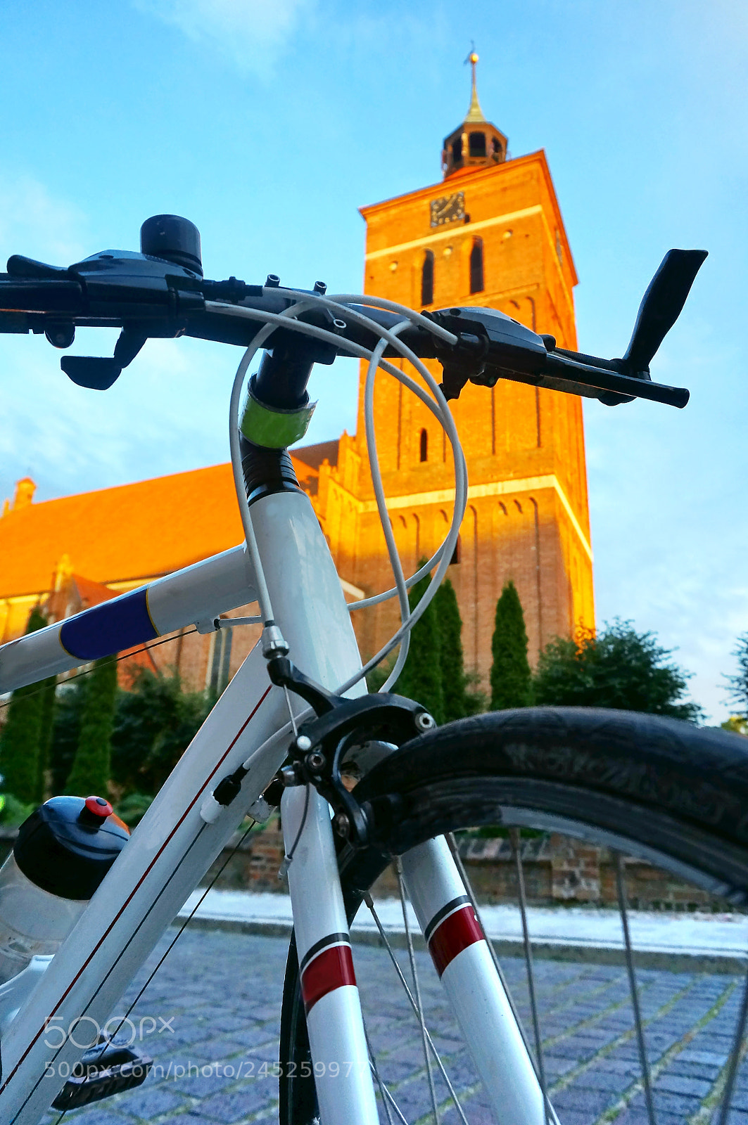 Sony Alpha NEX-3N sample photo. The bike on the photography