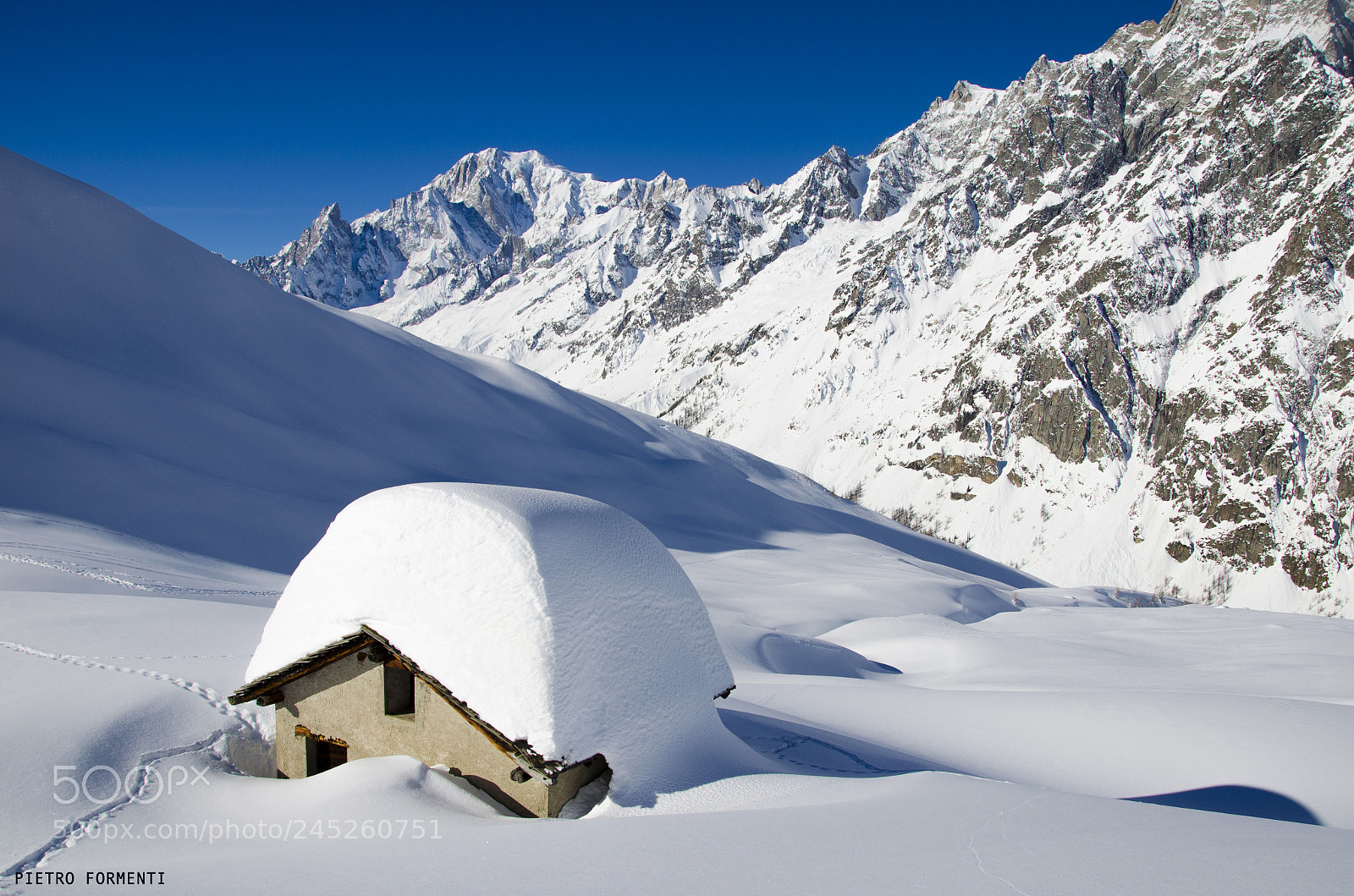 Nikon D5100 sample photo. A bit of snow photography