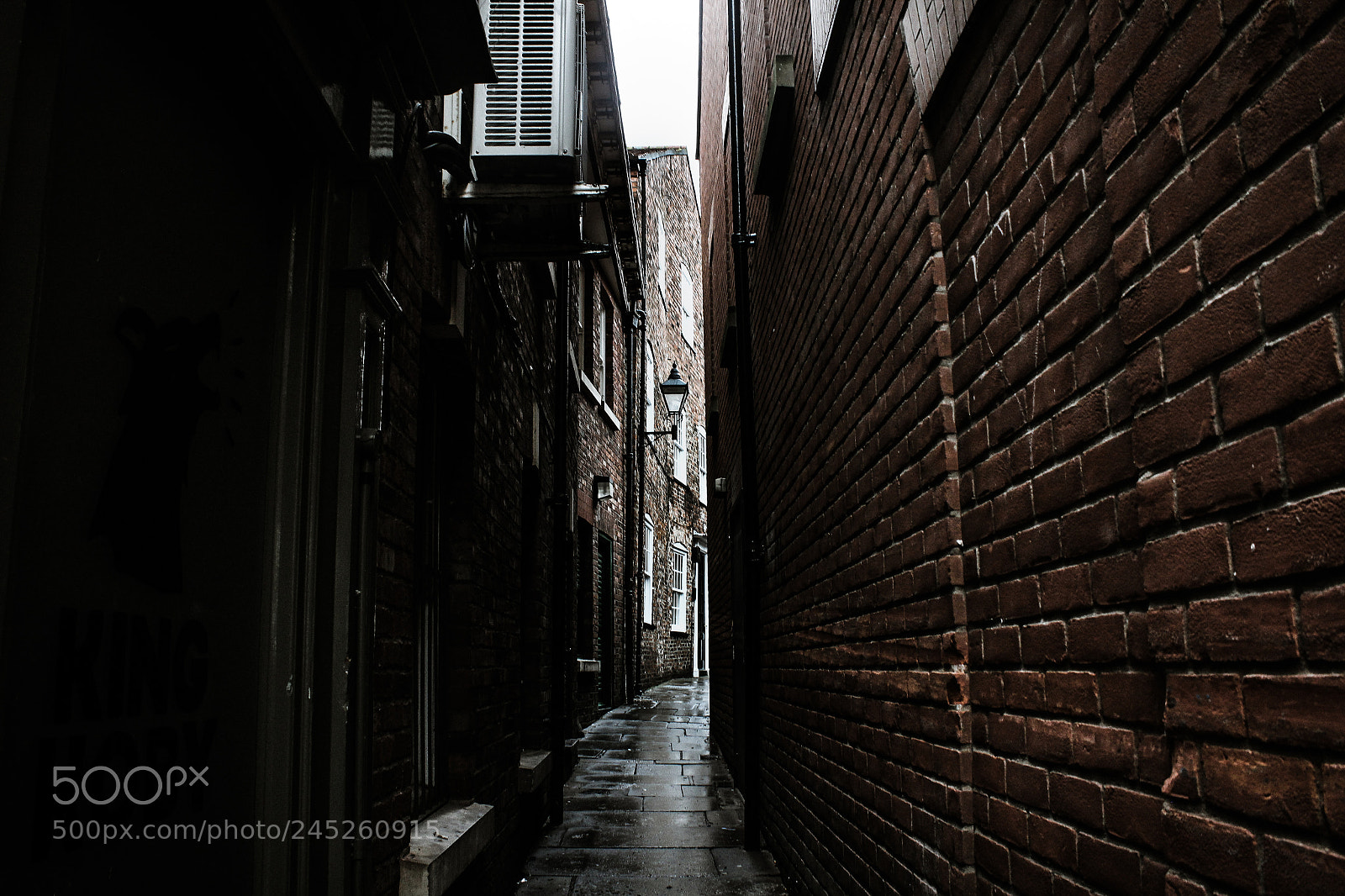 Canon EOS 1200D (EOS Rebel T5 / EOS Kiss X70 / EOS Hi) sample photo. A little hidden alleyway photography