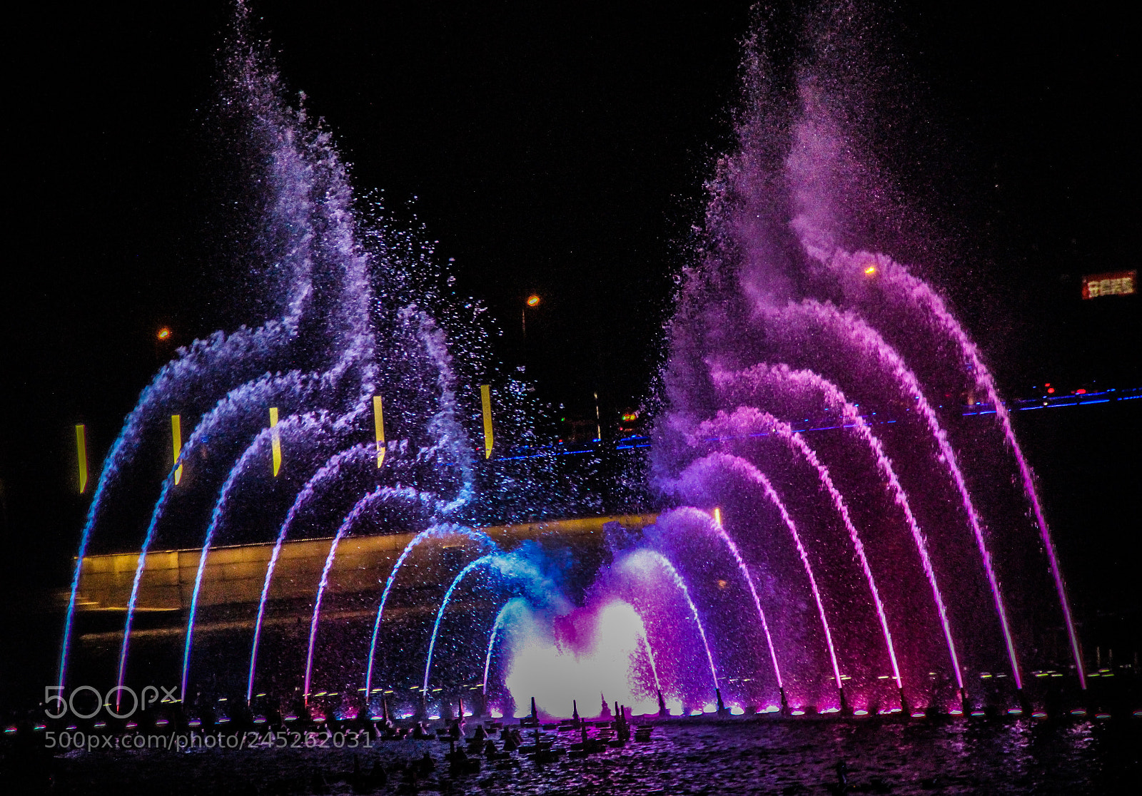 Canon EOS 600D (Rebel EOS T3i / EOS Kiss X5) sample photo. More and more water photography