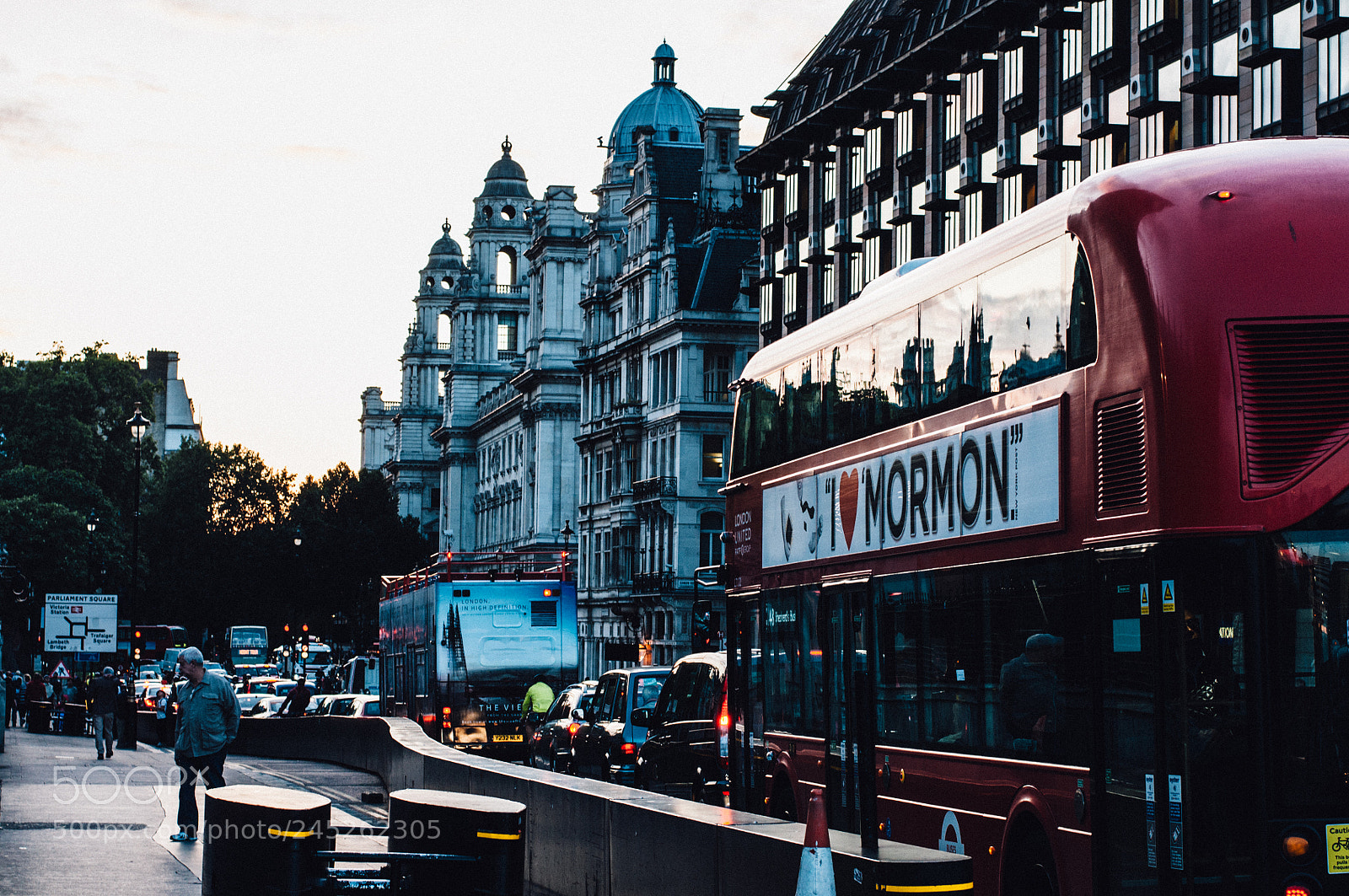 Nikon D90 sample photo. Rush hour photography