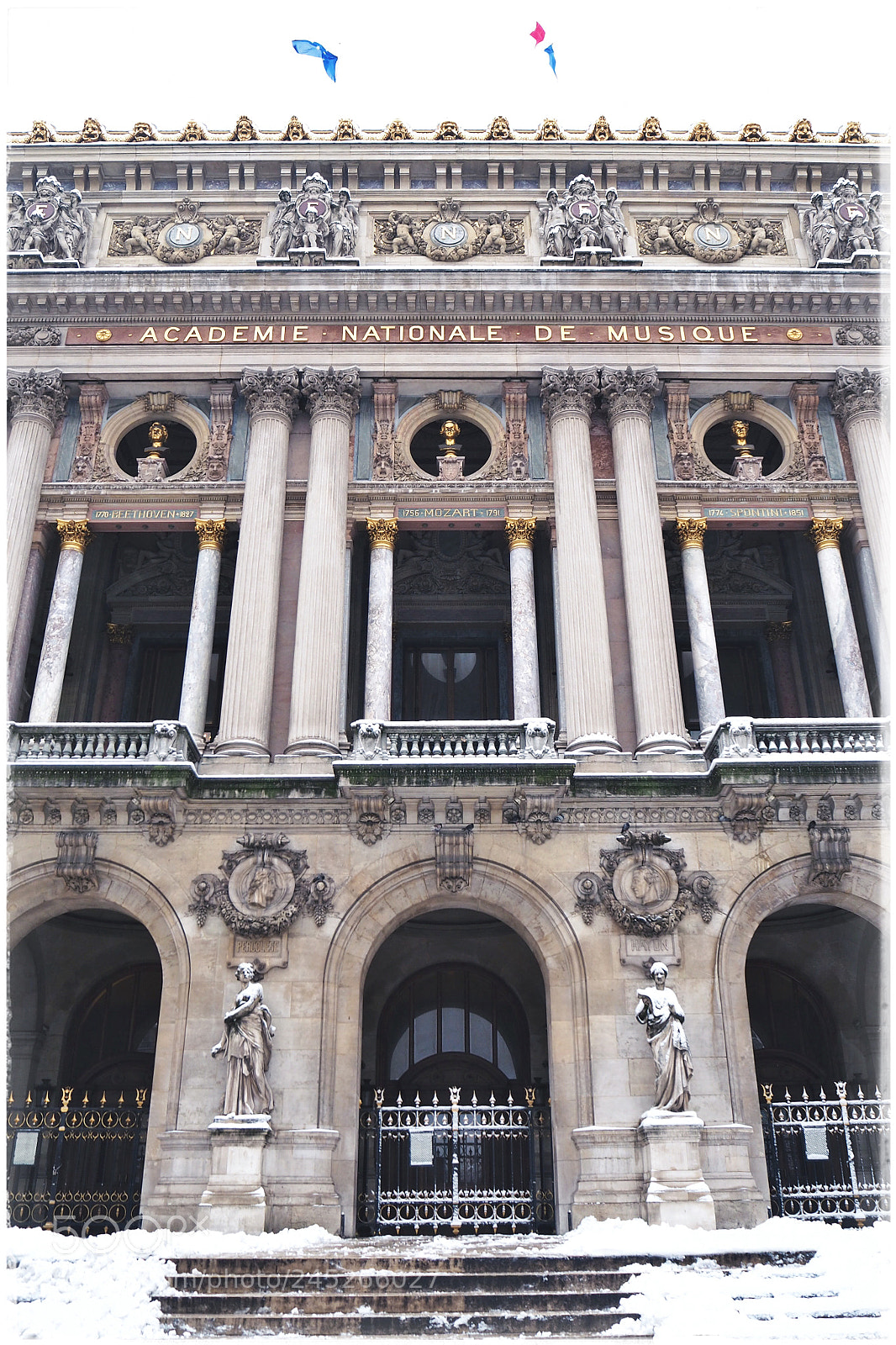 Olympus OM-D E-M10 II sample photo. Opéra garnier, paris photography