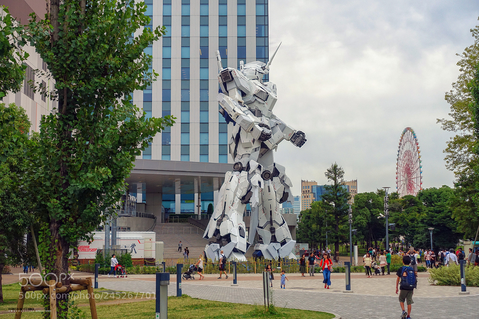 Sony Cyber-shot DSC-RX100 III sample photo. The life-sized unicorn gundam photography