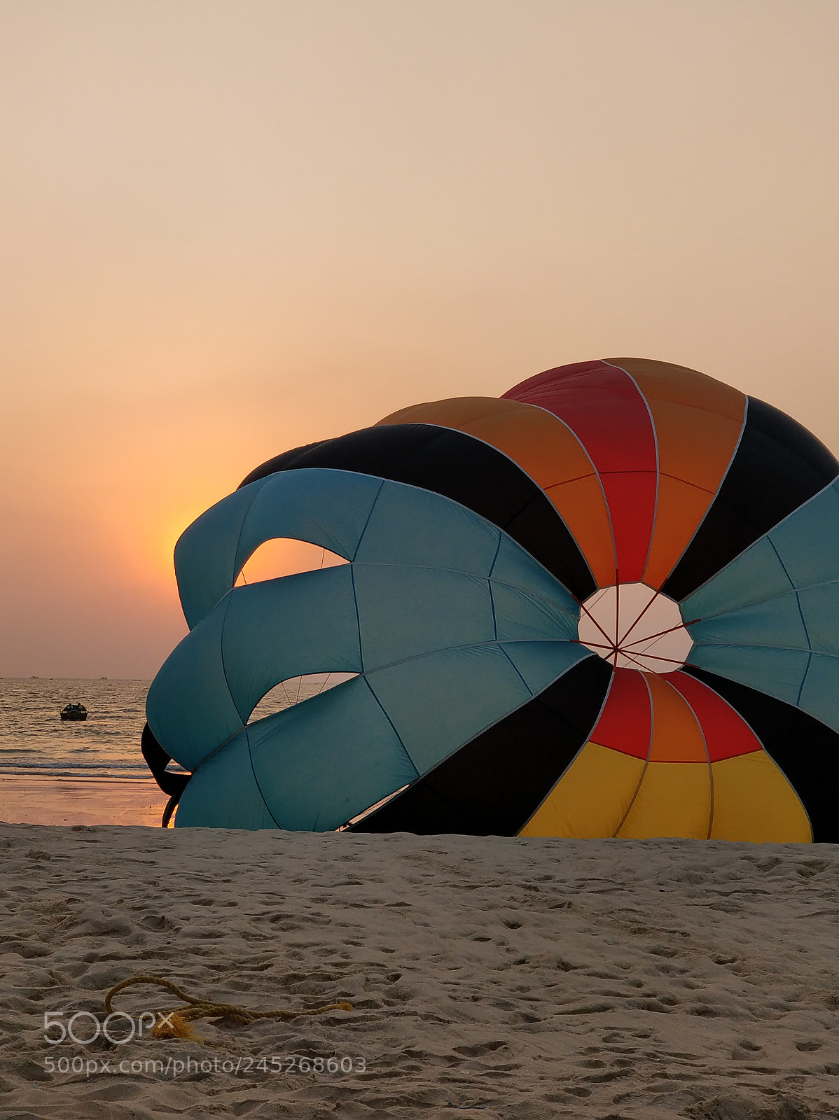 OnePlus 5 sample photo. Parasailing photography