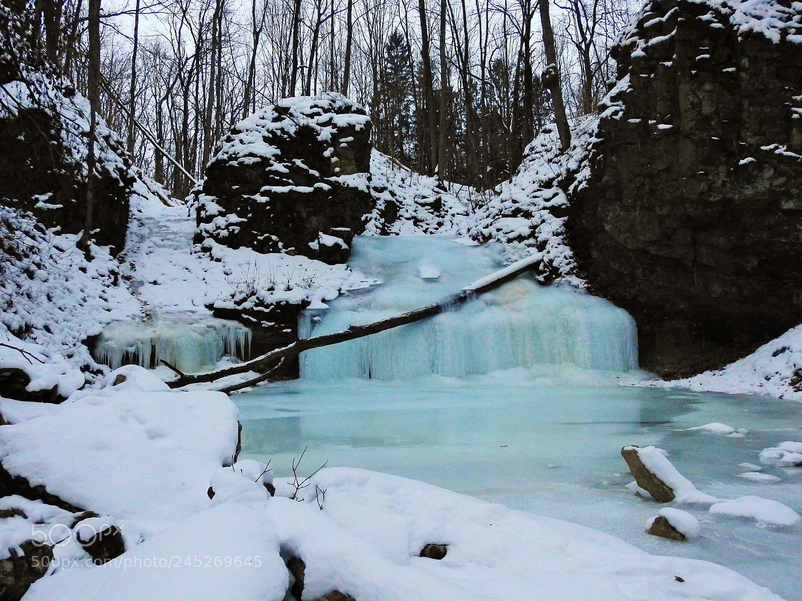 Nikon Coolpix P900 sample photo. Frozen falls photography