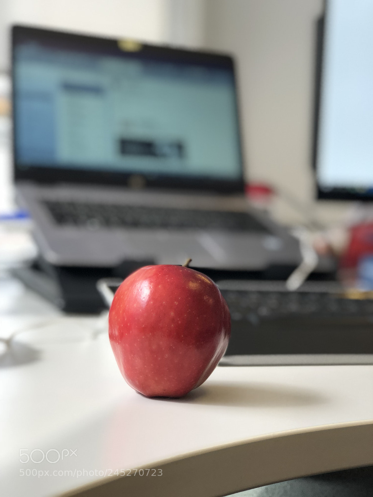 Apple iPhone 8 Plus sample photo. Apple! photography