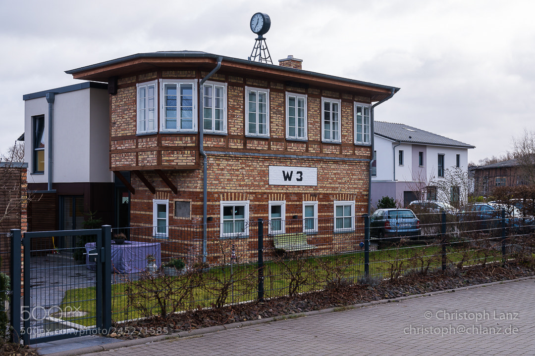 Nikon D7200 sample photo. Living in the railway photography