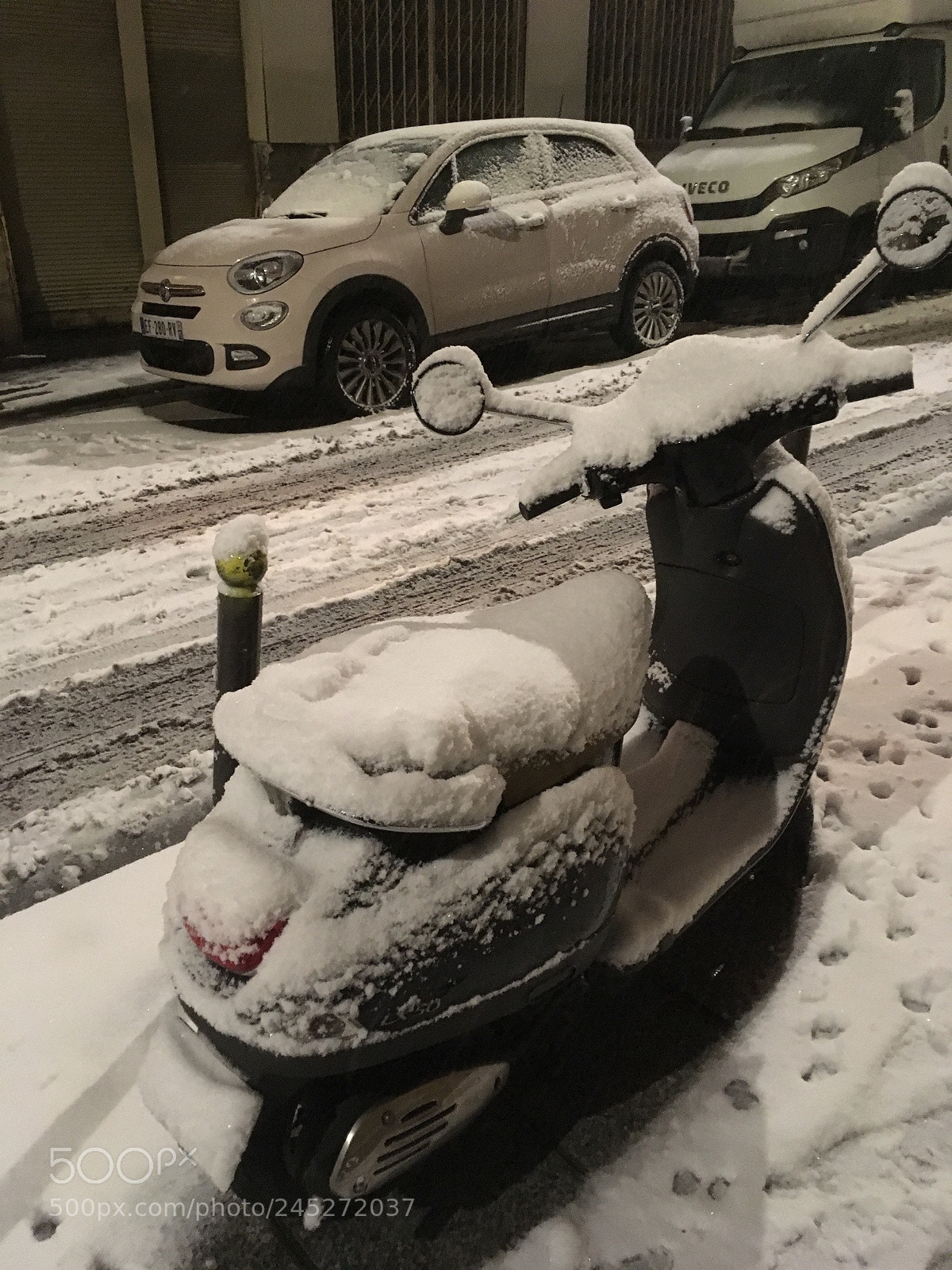 Apple iPhone SE sample photo. Neve a paris photography