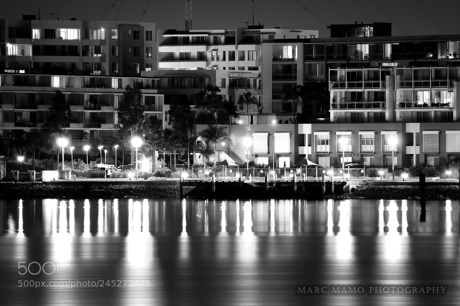 Canon EOS 550D (EOS Rebel T2i / EOS Kiss X4) sample photo. Apartments on the bay photography
