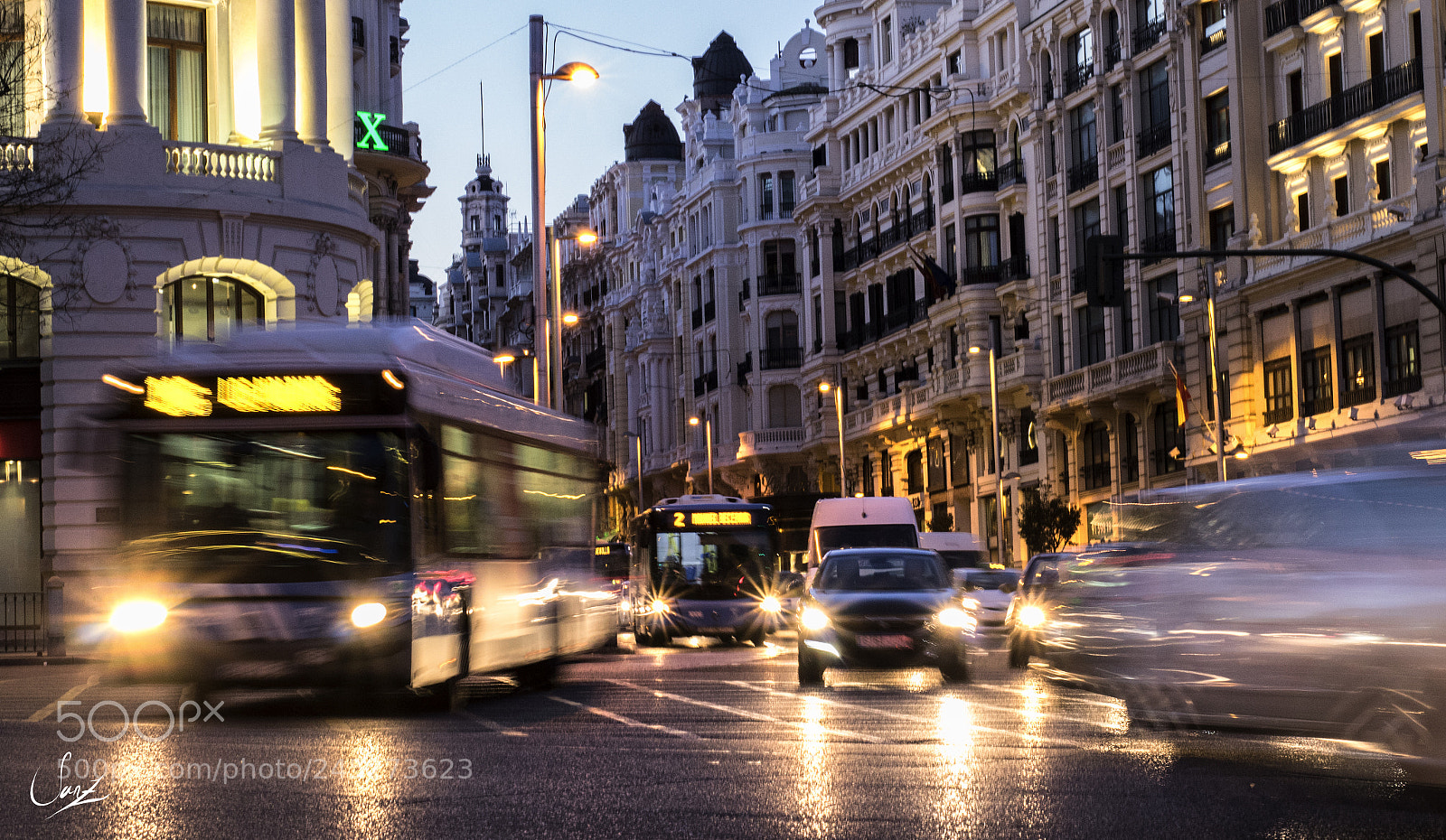 Canon EOS 1300D (EOS Rebel T6 / EOS Kiss X80) sample photo. Madrid streets photography