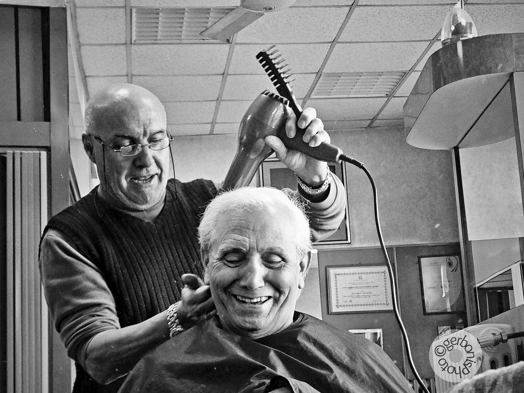 Fujifilm FinePix F900EXR sample photo. Satisfying haircut from the barber photography