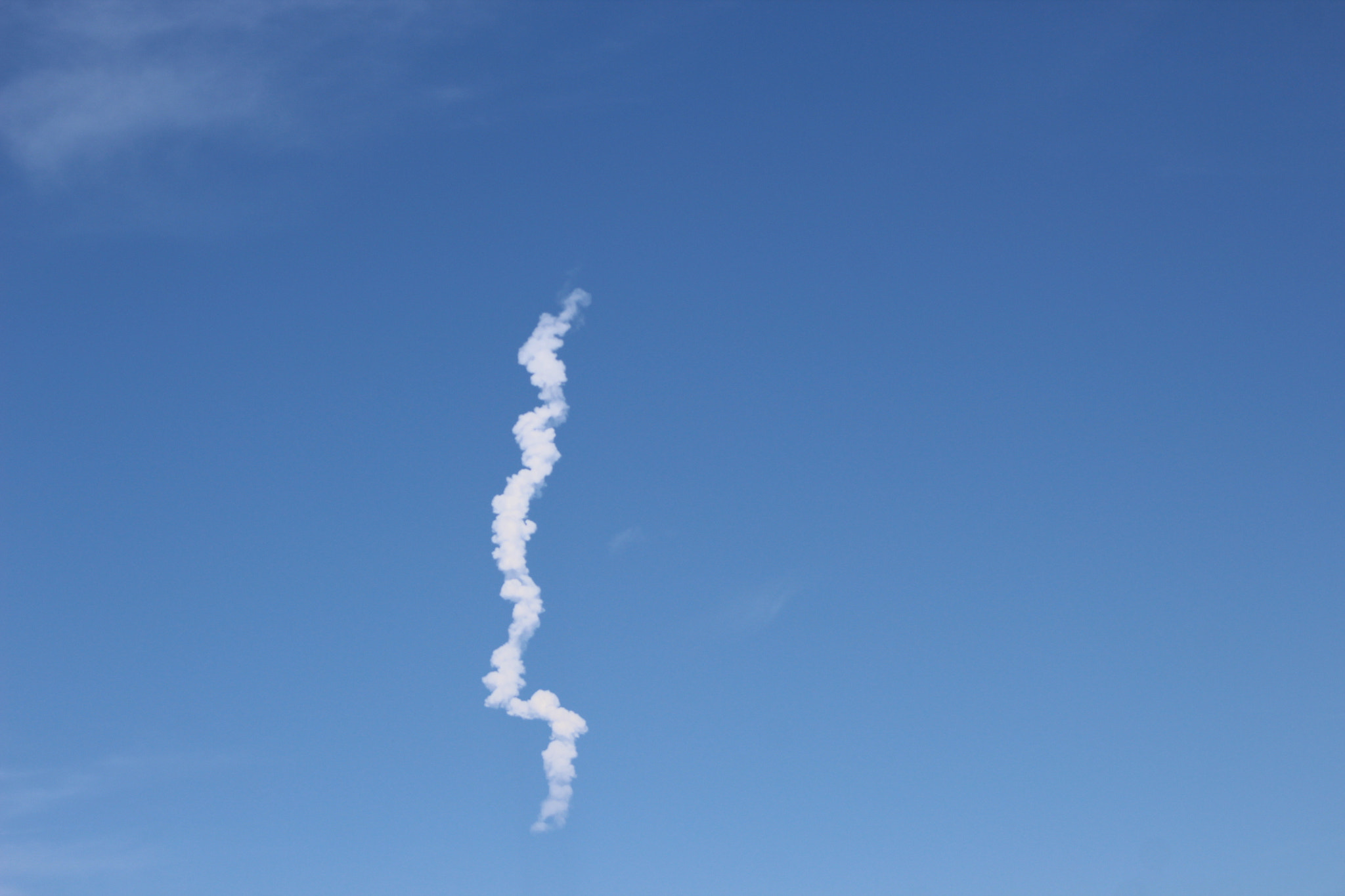 Canon EOS 1200D (EOS Rebel T5 / EOS Kiss X70 / EOS Hi) + EF75-300mm f/4-5.6 sample photo. Spacex falcon heavy launch photography