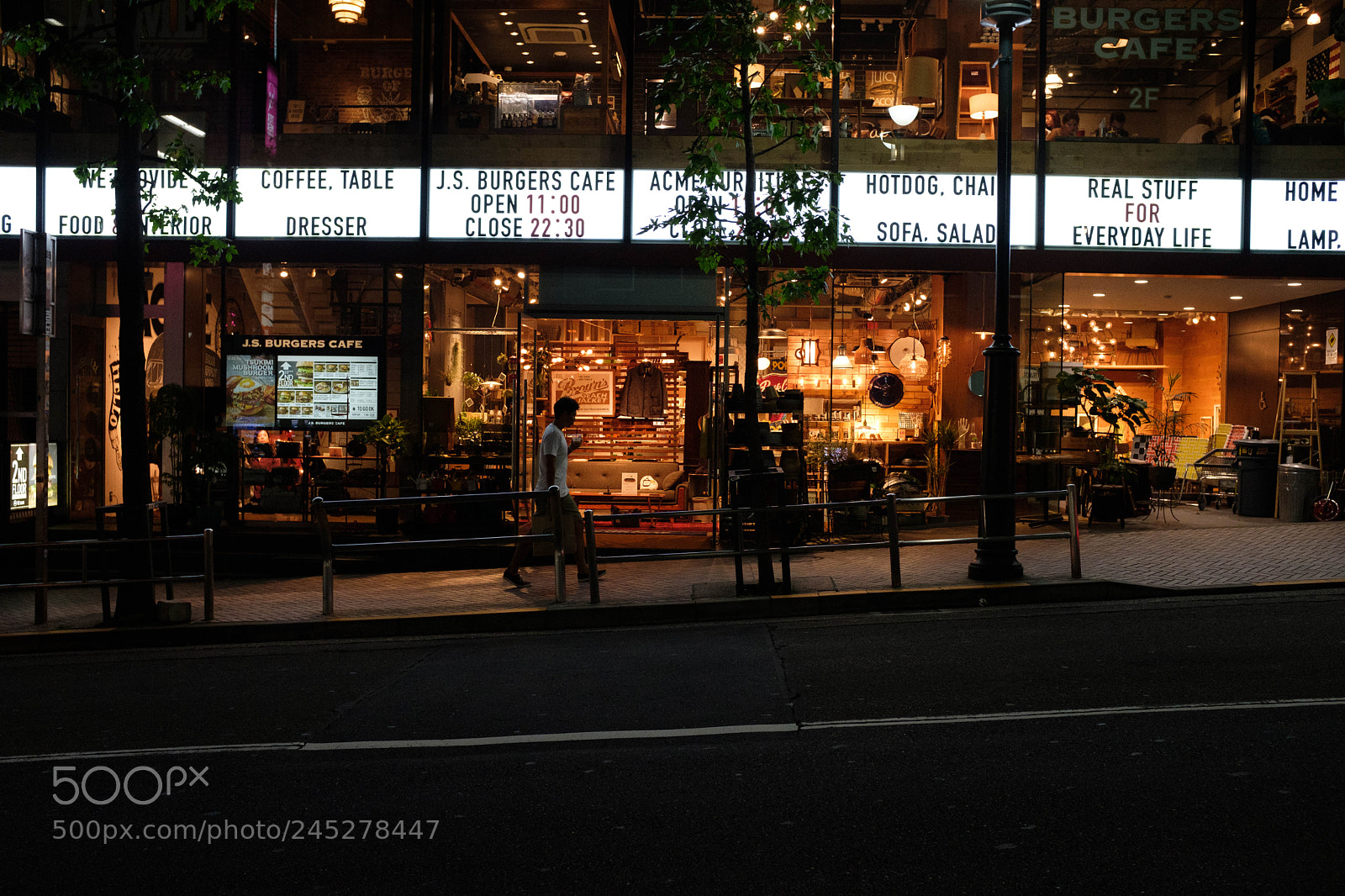 Fujifilm X100F sample photo. Tokyo japan 2017 photography
