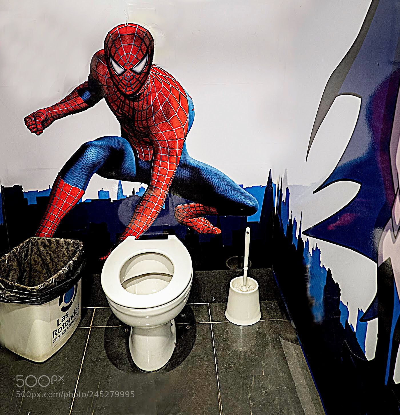 Olympus OM-D E-M5 II sample photo. This amazing child toilet photography