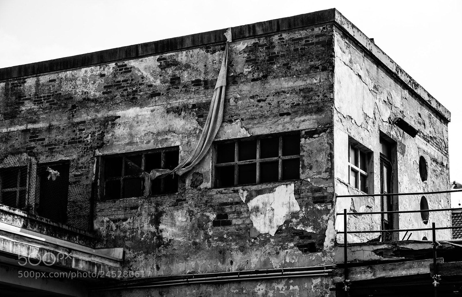 Fujifilm X-T20 sample photo. What's left behind photography