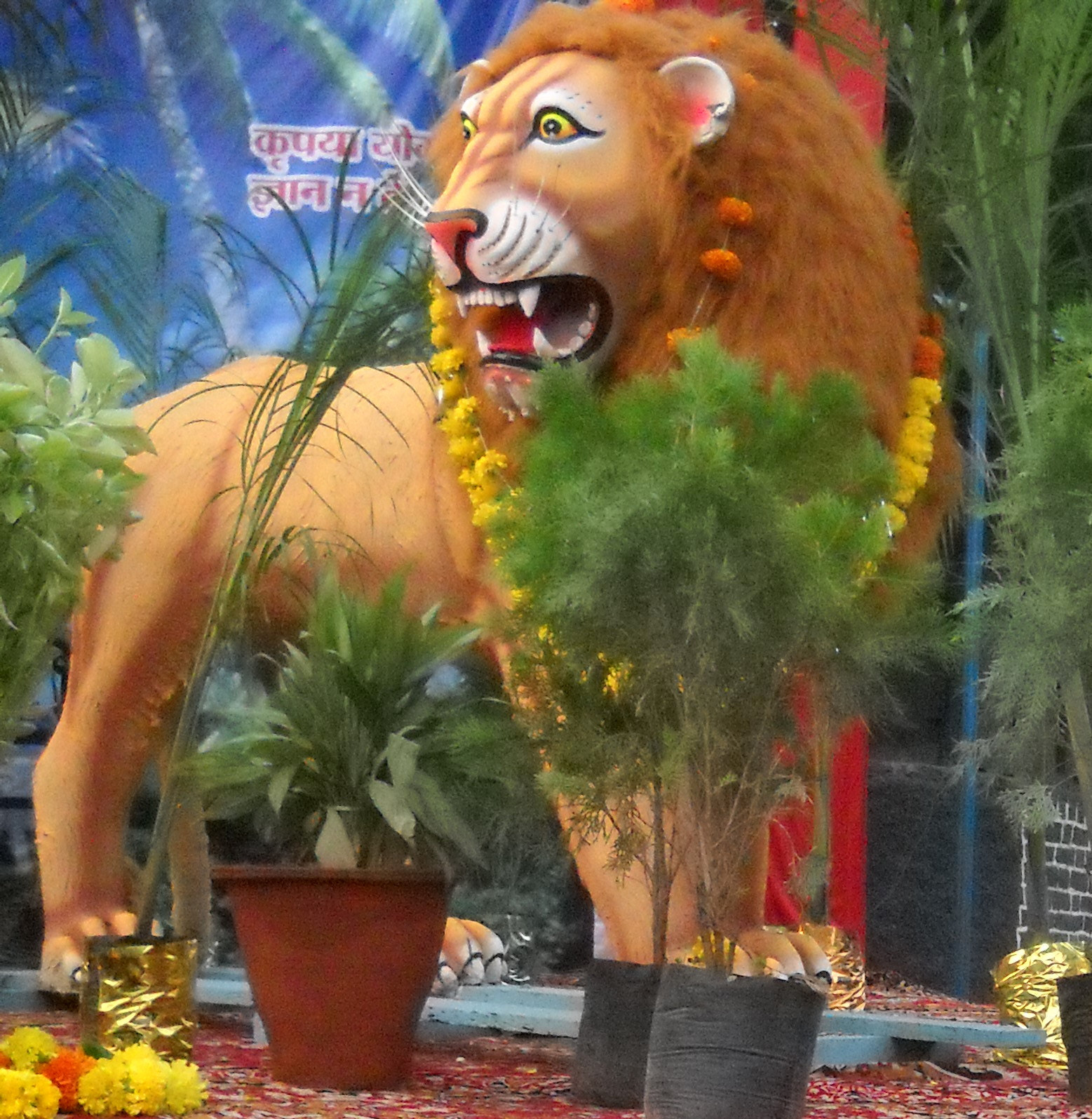 Nikon Coolpix L20 sample photo. Lion made from clay with goddess durga statue photography