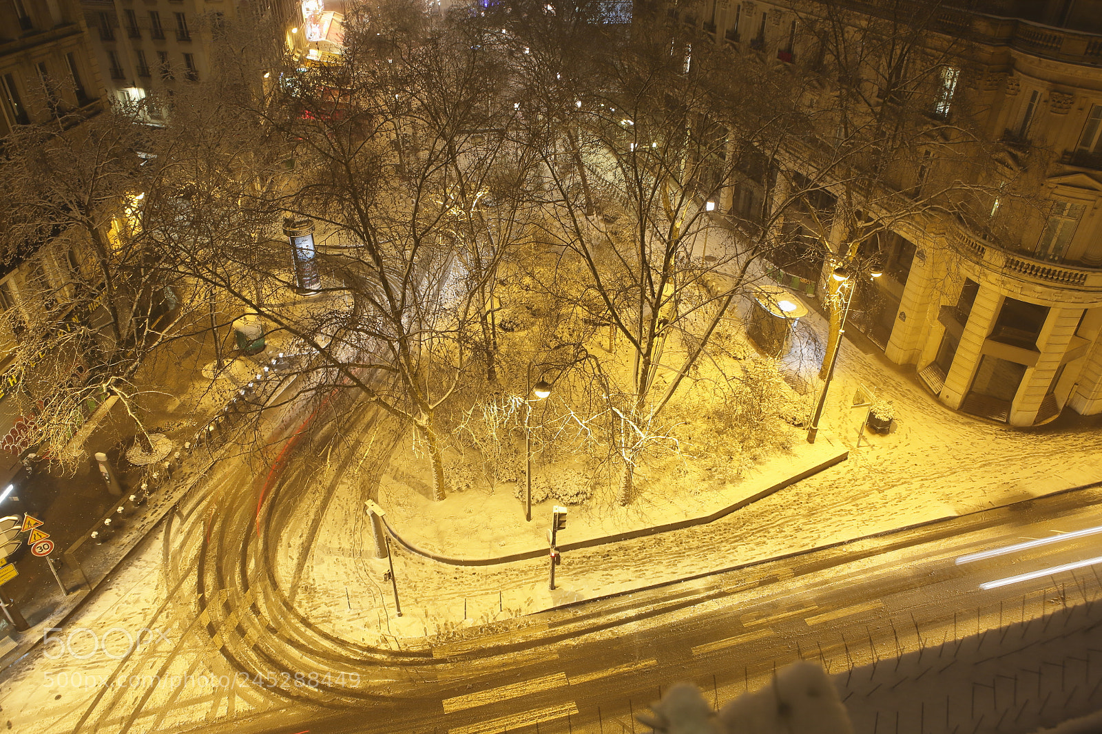 Canon EOS 5D sample photo. Carrefour nuit photography