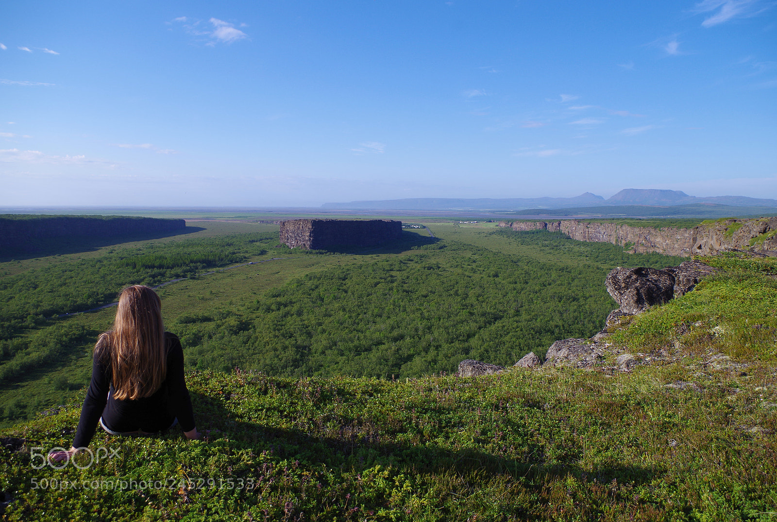 Pentax K-500 sample photo. Sitting on the edge photography