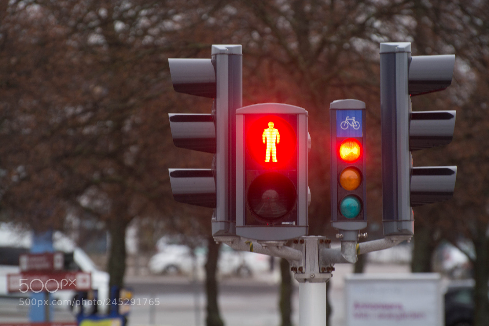 Nikon D5200 sample photo. Traffic light photography
