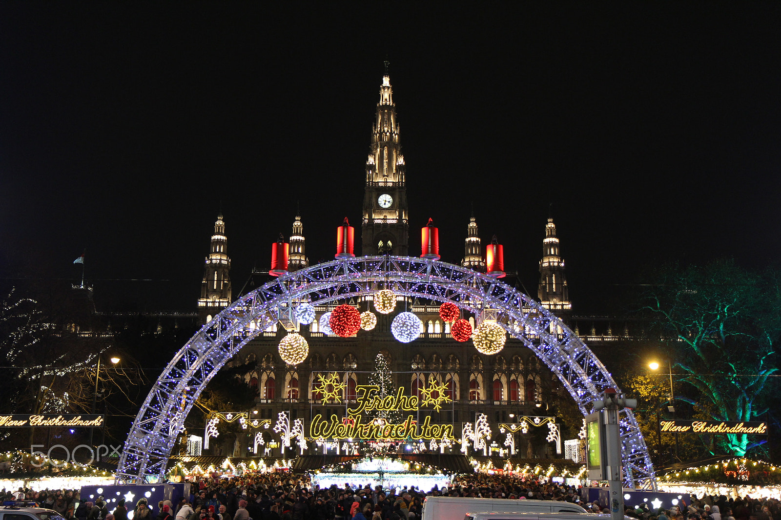 Canon EF-S 17-55mm F2.8 IS USM sample photo. Christmas market in vienna, austria photography