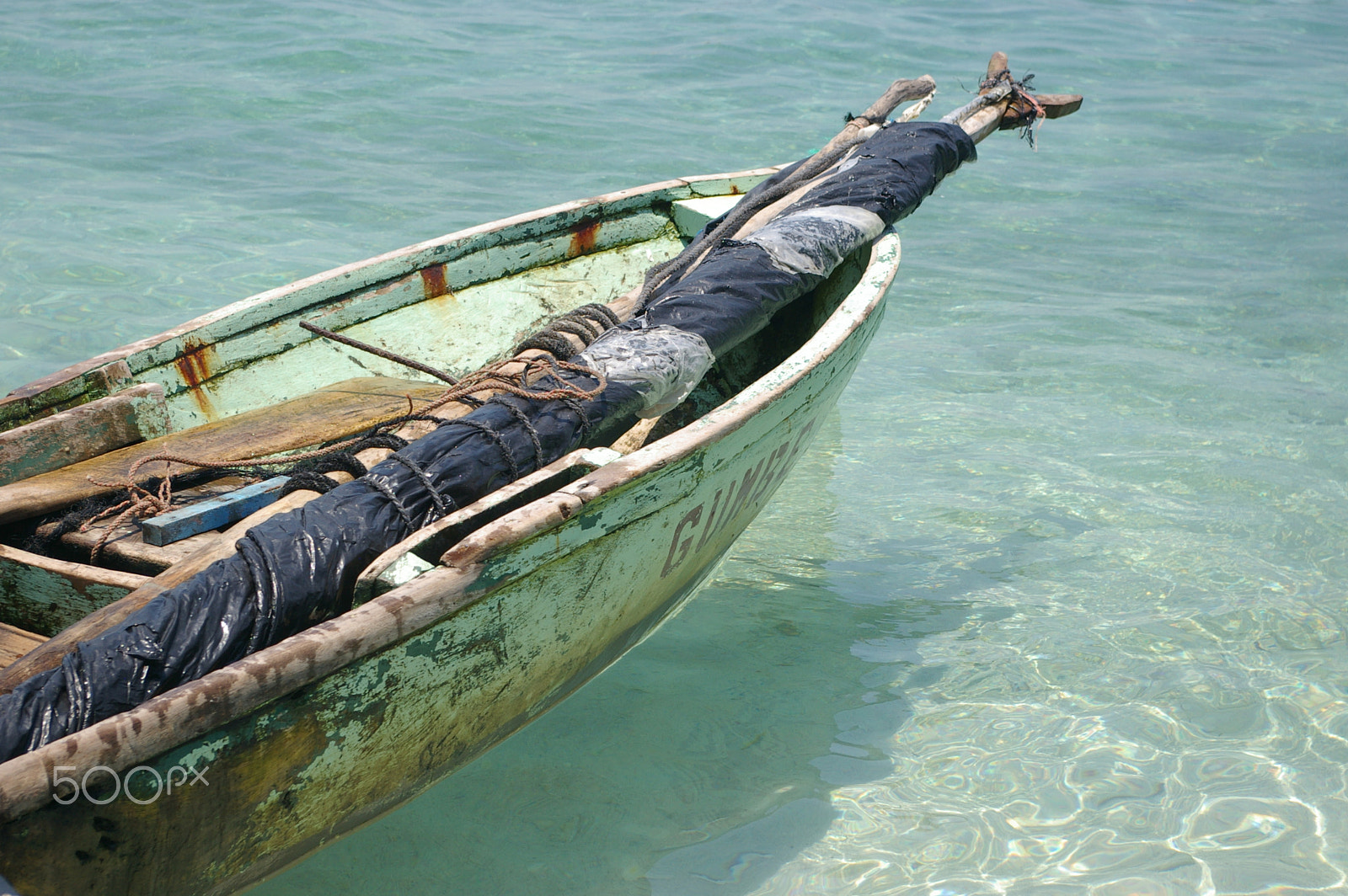 Pentax *ist DL + Pentax smc DA 18-55mm F3.5-5.6 AL sample photo. Fishing gear traditional fisherman honduras photography