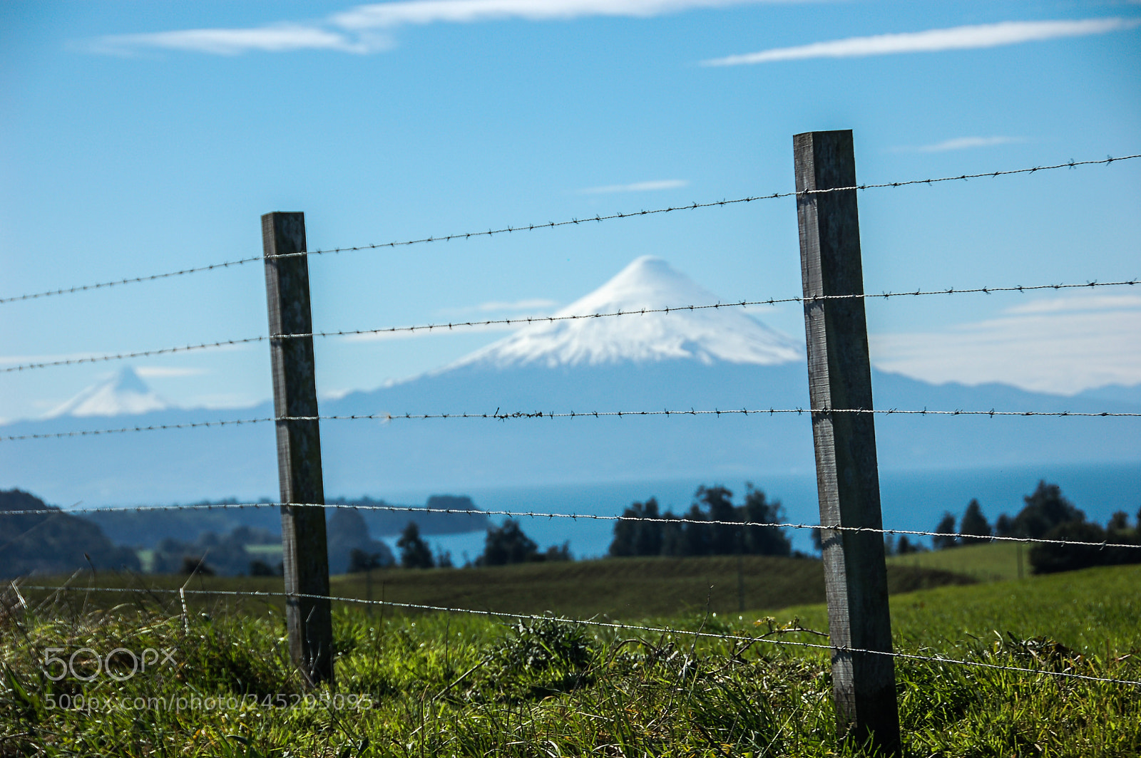 Nikon D50 sample photo. Two volcanos and a photography