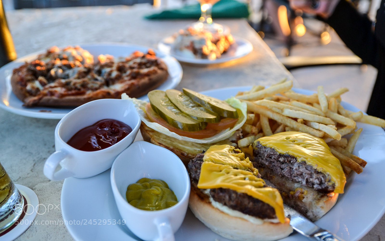 Nikon D3100 sample photo. A hamburger of ppr photography