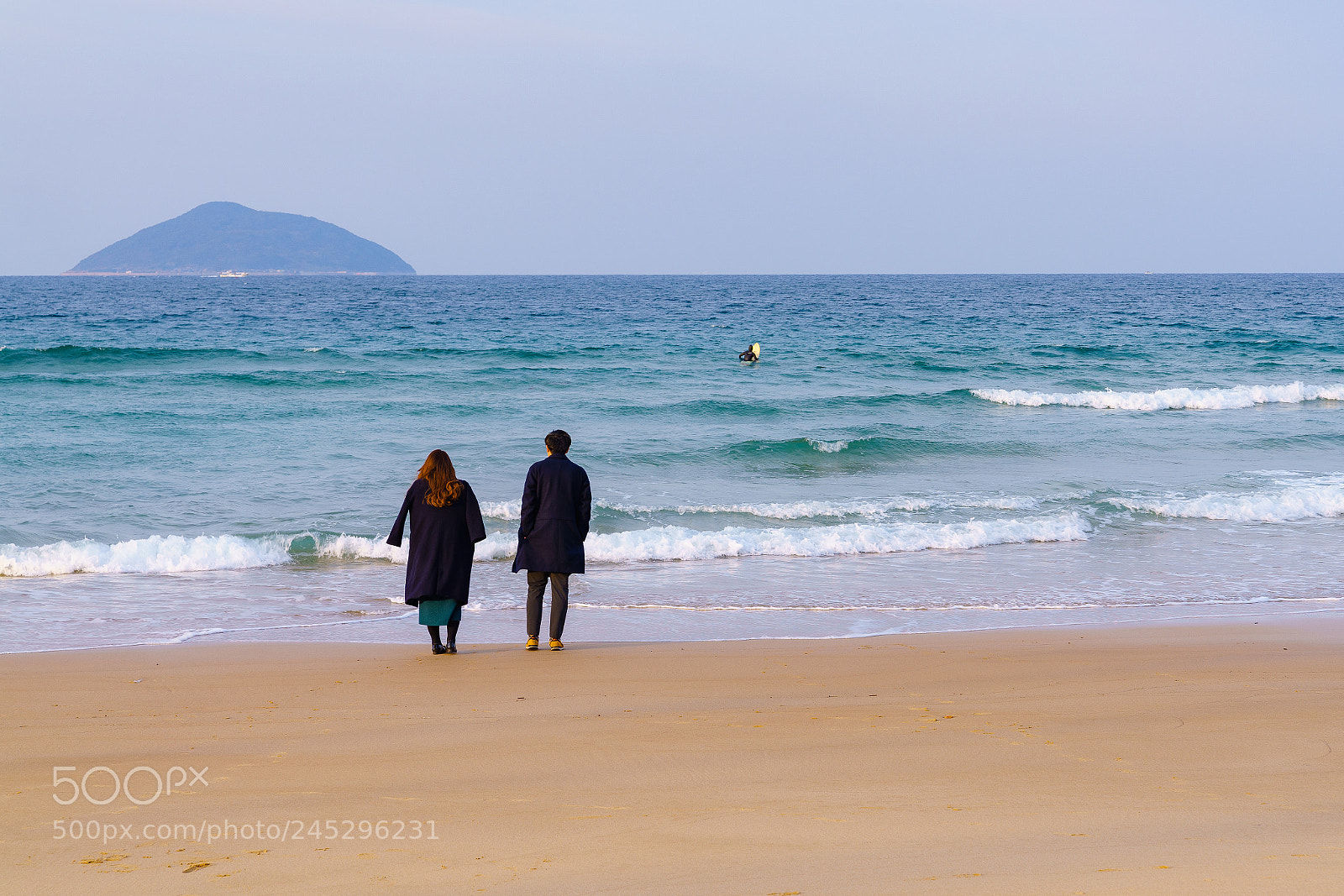 Sony a7 II sample photo. Couple at a beach photography