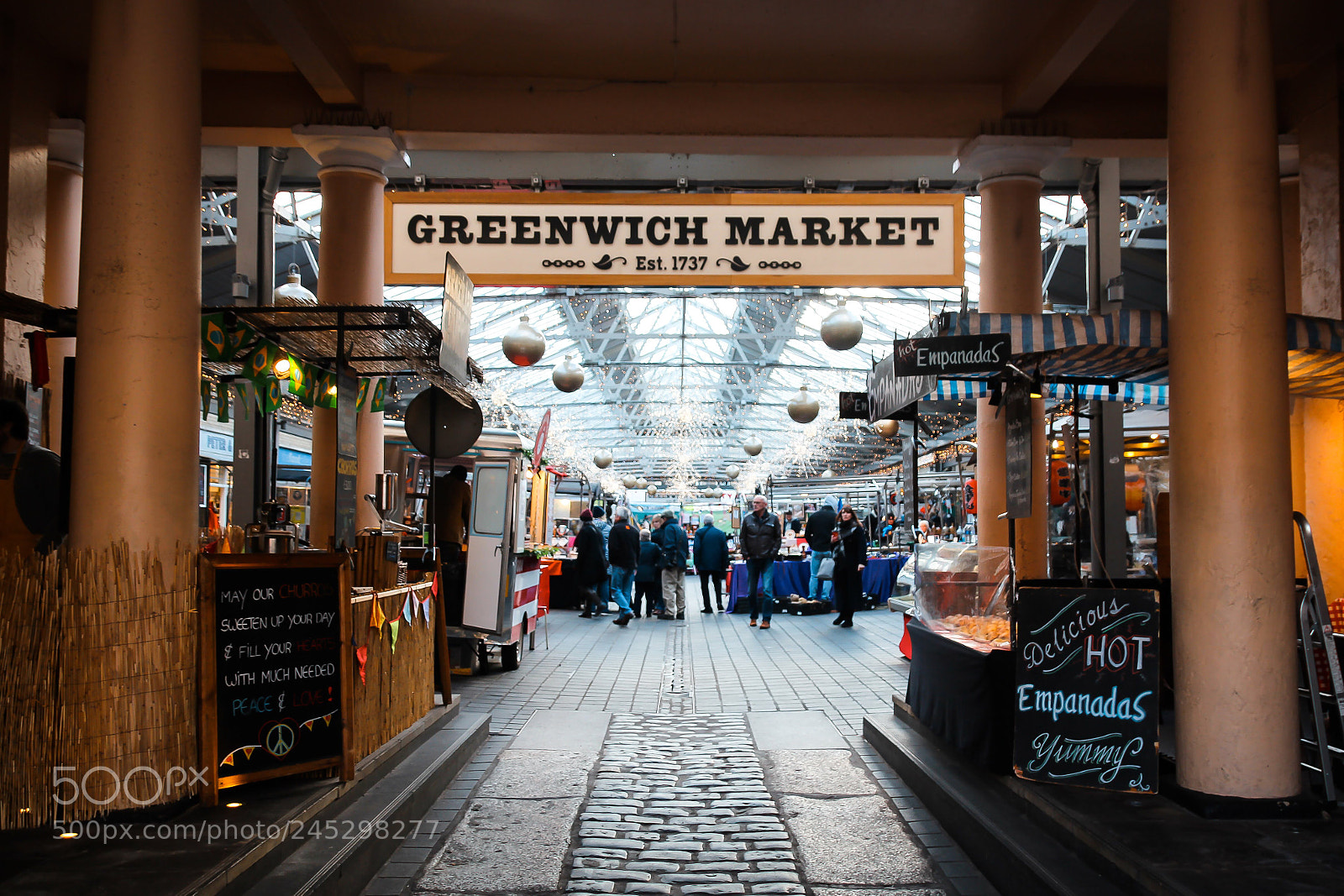 Canon EOS 600D (Rebel EOS T3i / EOS Kiss X5) sample photo. Stepping into greenwich market photography