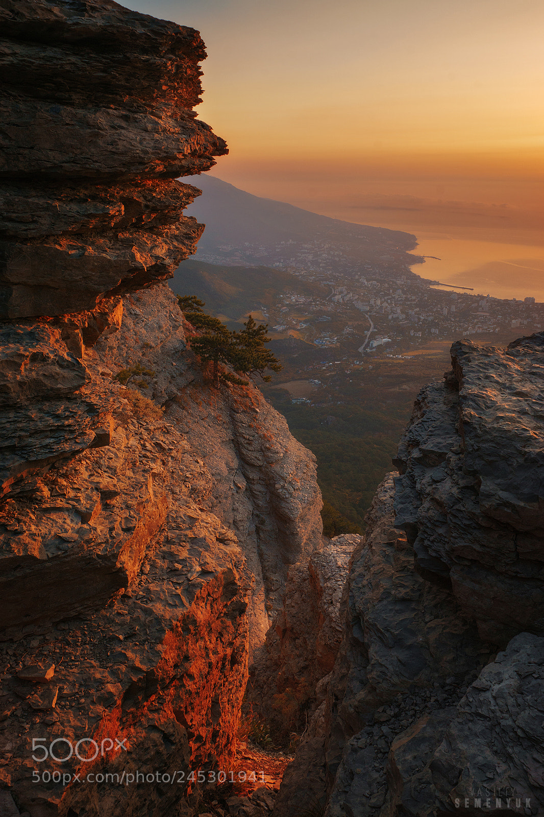 Sony ILCA-77M2 sample photo. Above yalta. photography