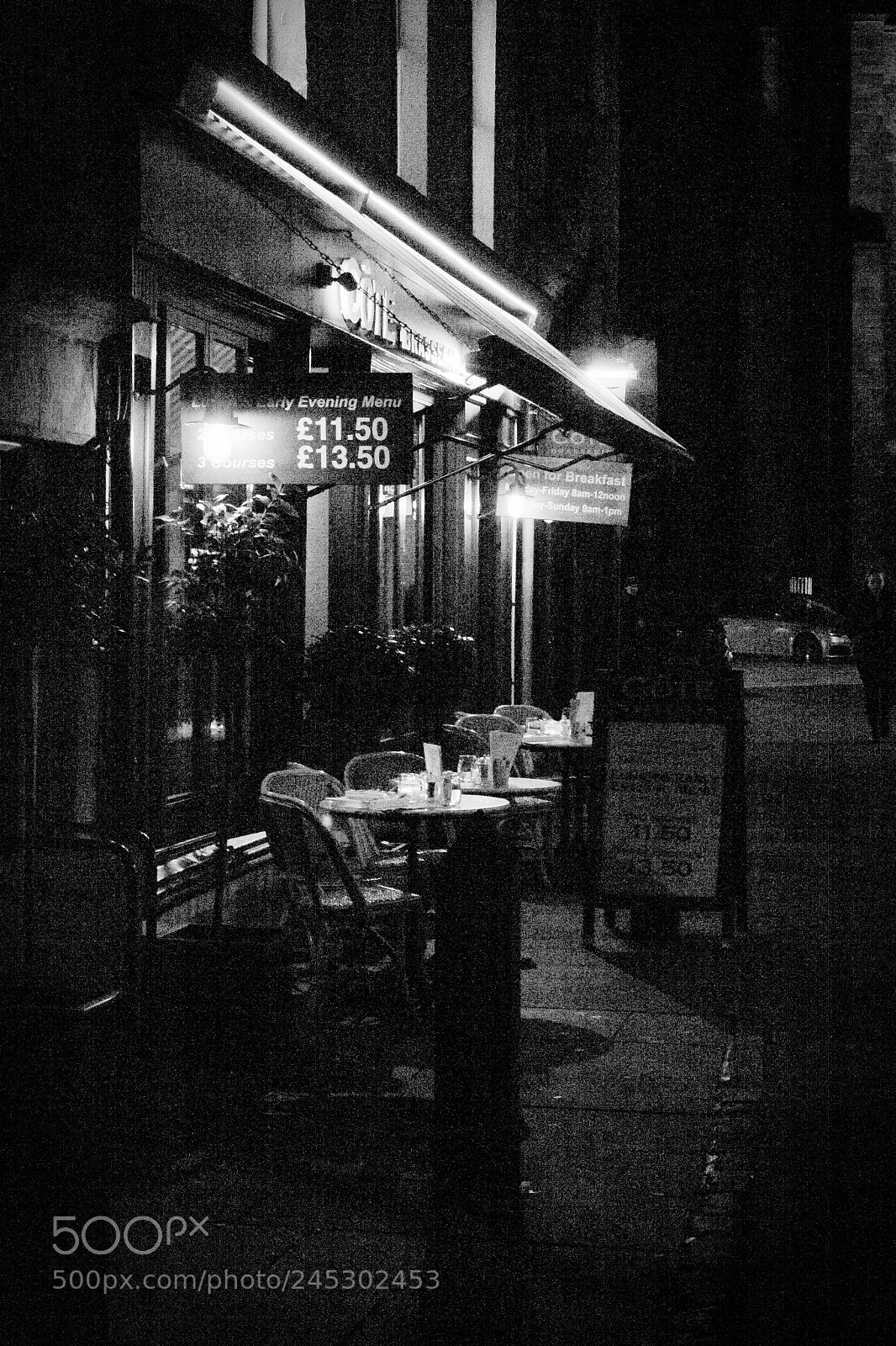 Canon EOS 350D (EOS Digital Rebel XT / EOS Kiss Digital N) sample photo. Pavement cafe photography