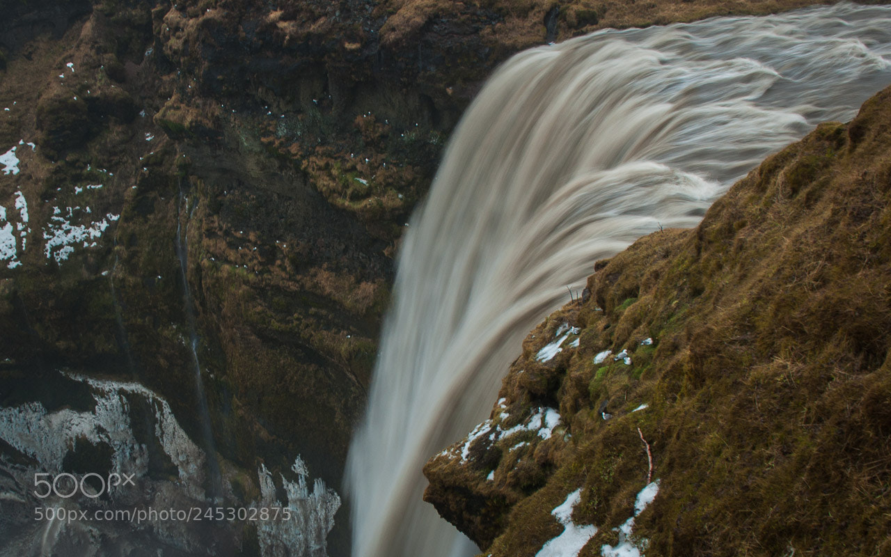 Nikon D90 sample photo. Edge of skogarfoss photography