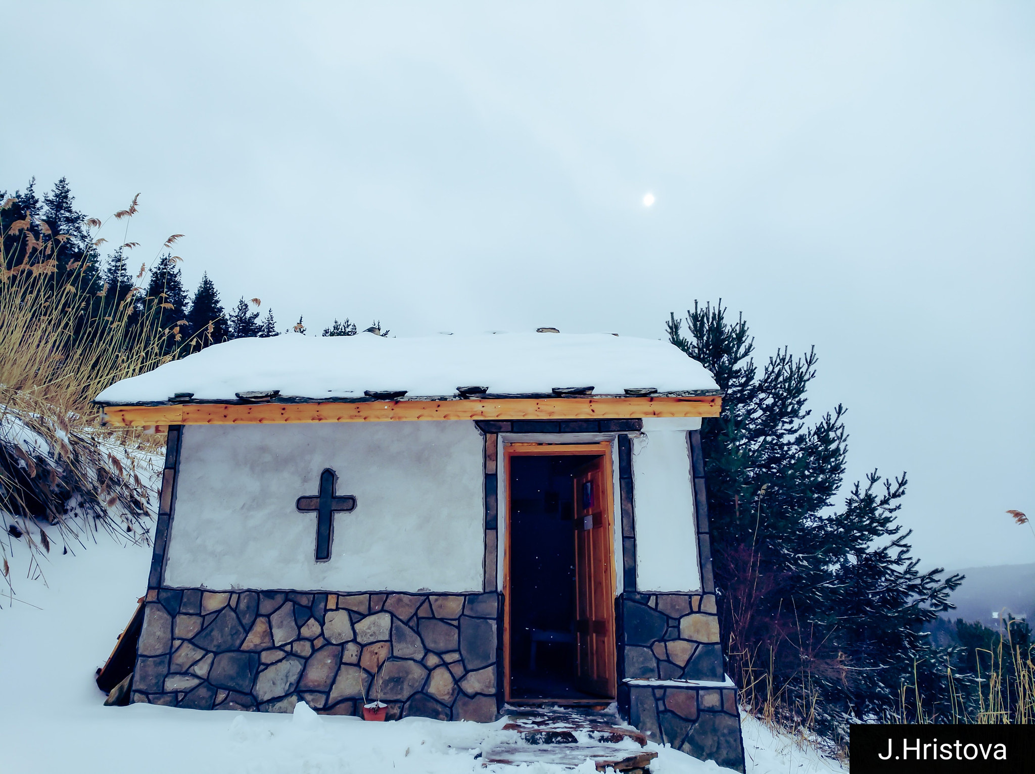 HUAWEI nova sample photo. Little chapel photography