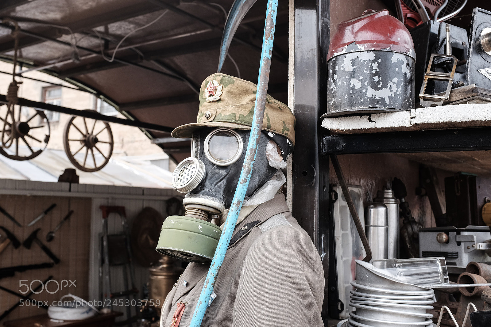 Fujifilm X100T sample photo. Flea market, riga, april 2015 photography