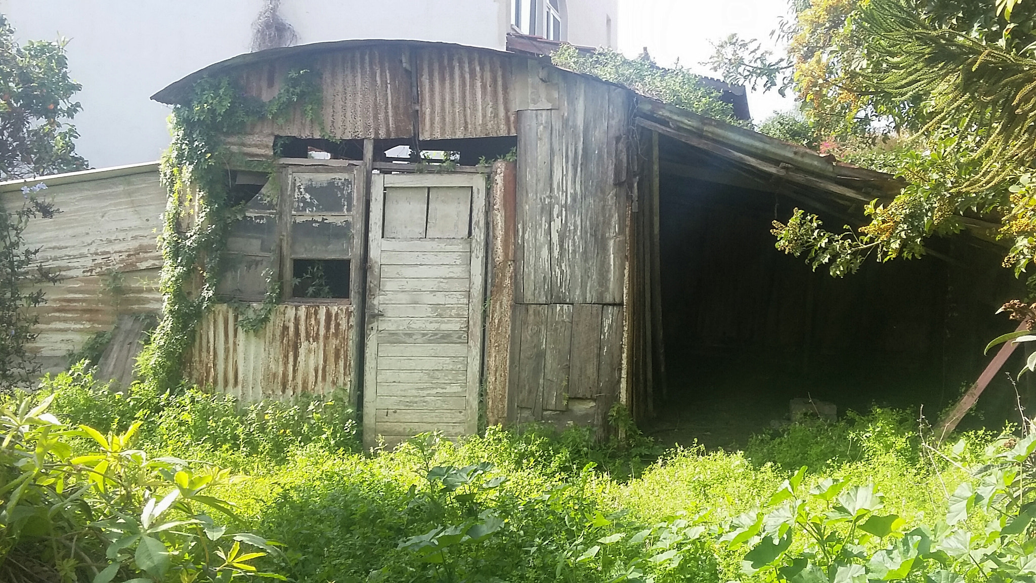 Samsung Galaxy E5 sample photo. An old shed.... photography