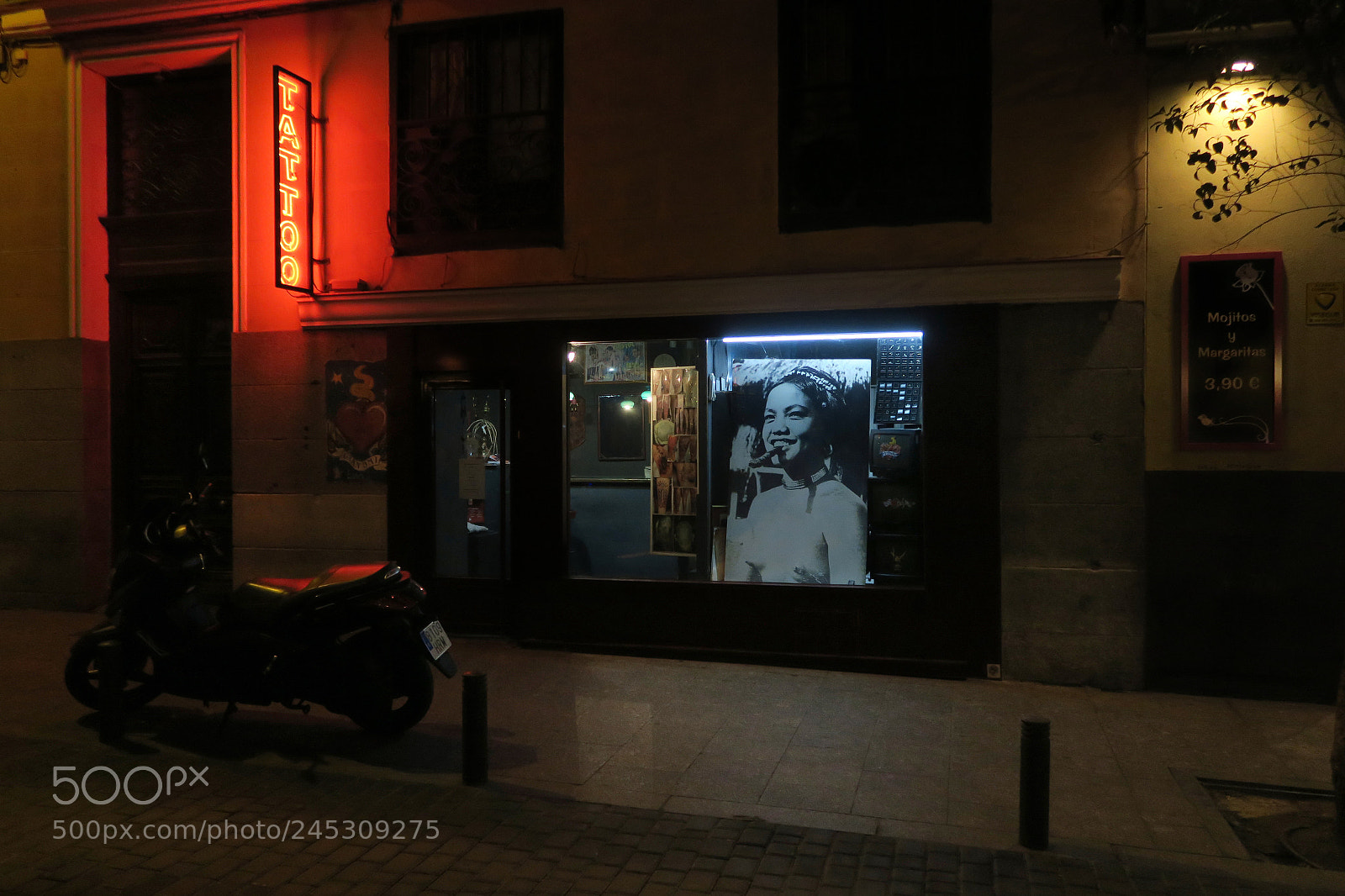 Canon PowerShot G7 X sample photo. Tattoo parlour by night photography
