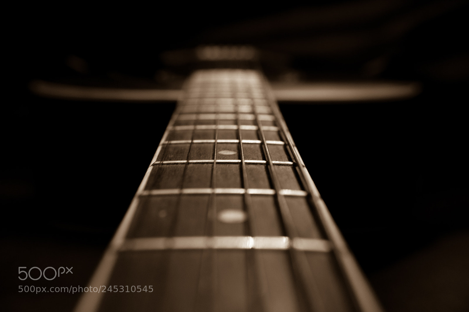 Canon EOS 1200D (EOS Rebel T5 / EOS Kiss X70 / EOS Hi) sample photo. Old guitar photography