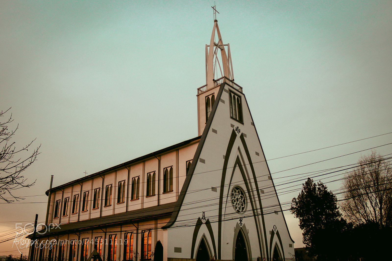 Canon EOS 1300D (EOS Rebel T6 / EOS Kiss X80) sample photo. Church photography