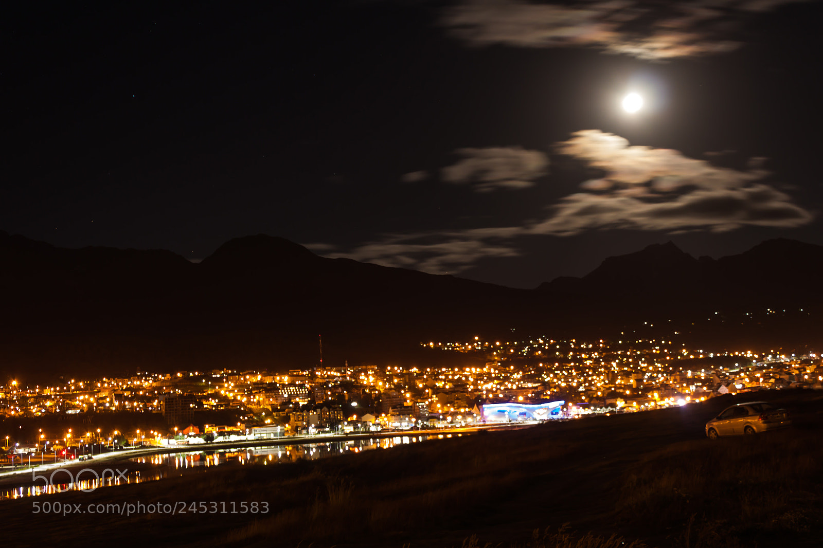 Canon EOS 500D (EOS Rebel T1i / EOS Kiss X3) sample photo. Ushuaia en la noche photography