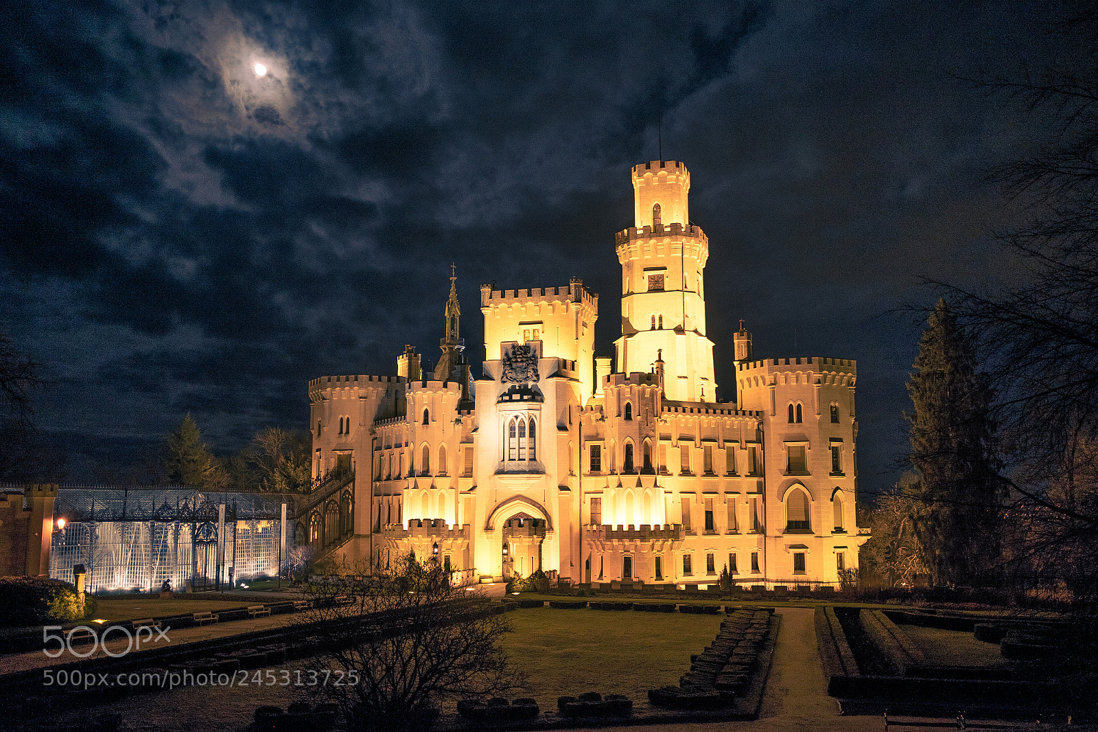 Fujifilm X-T10 sample photo. Hluboká castle photography