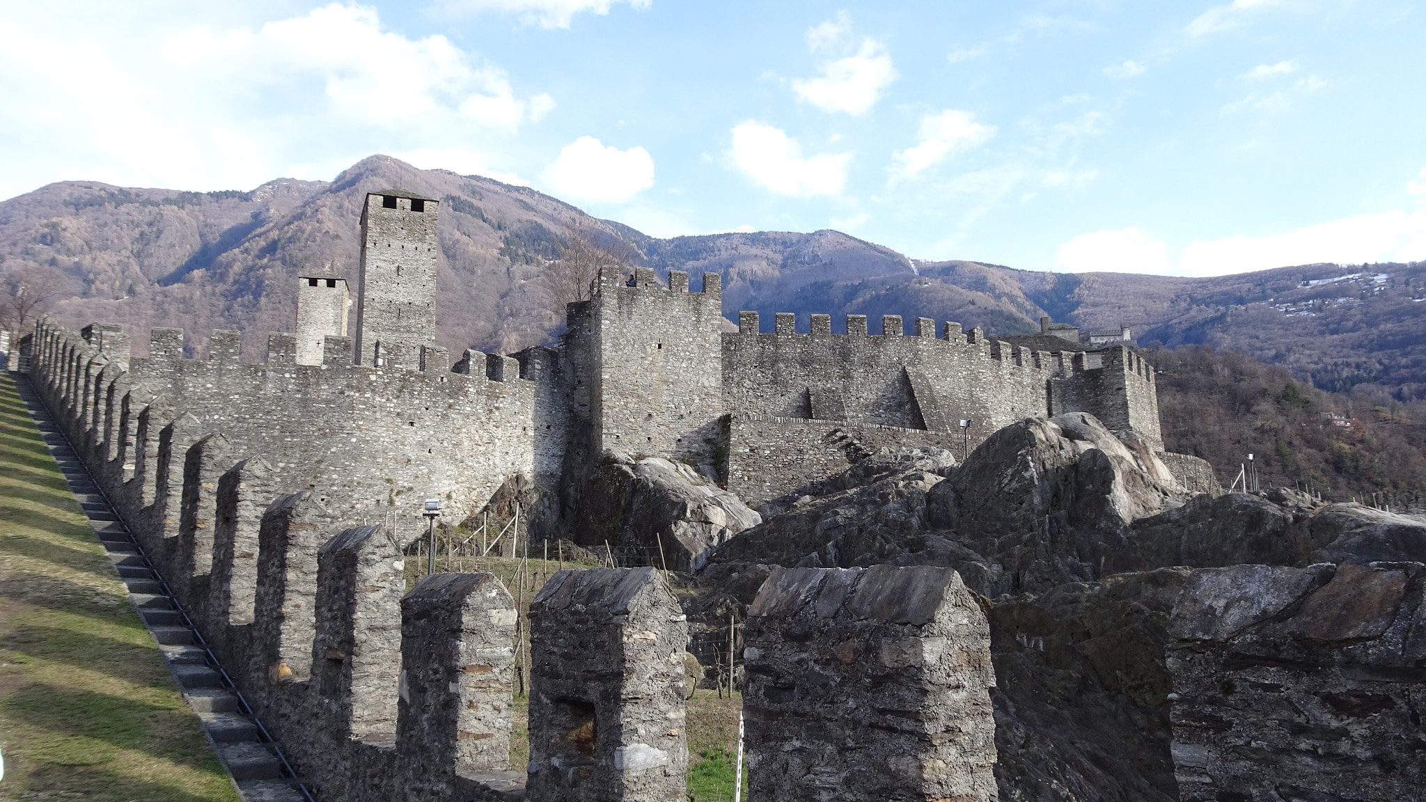 Sony Cyber-shot DSC-WX500 sample photo. Castle photography