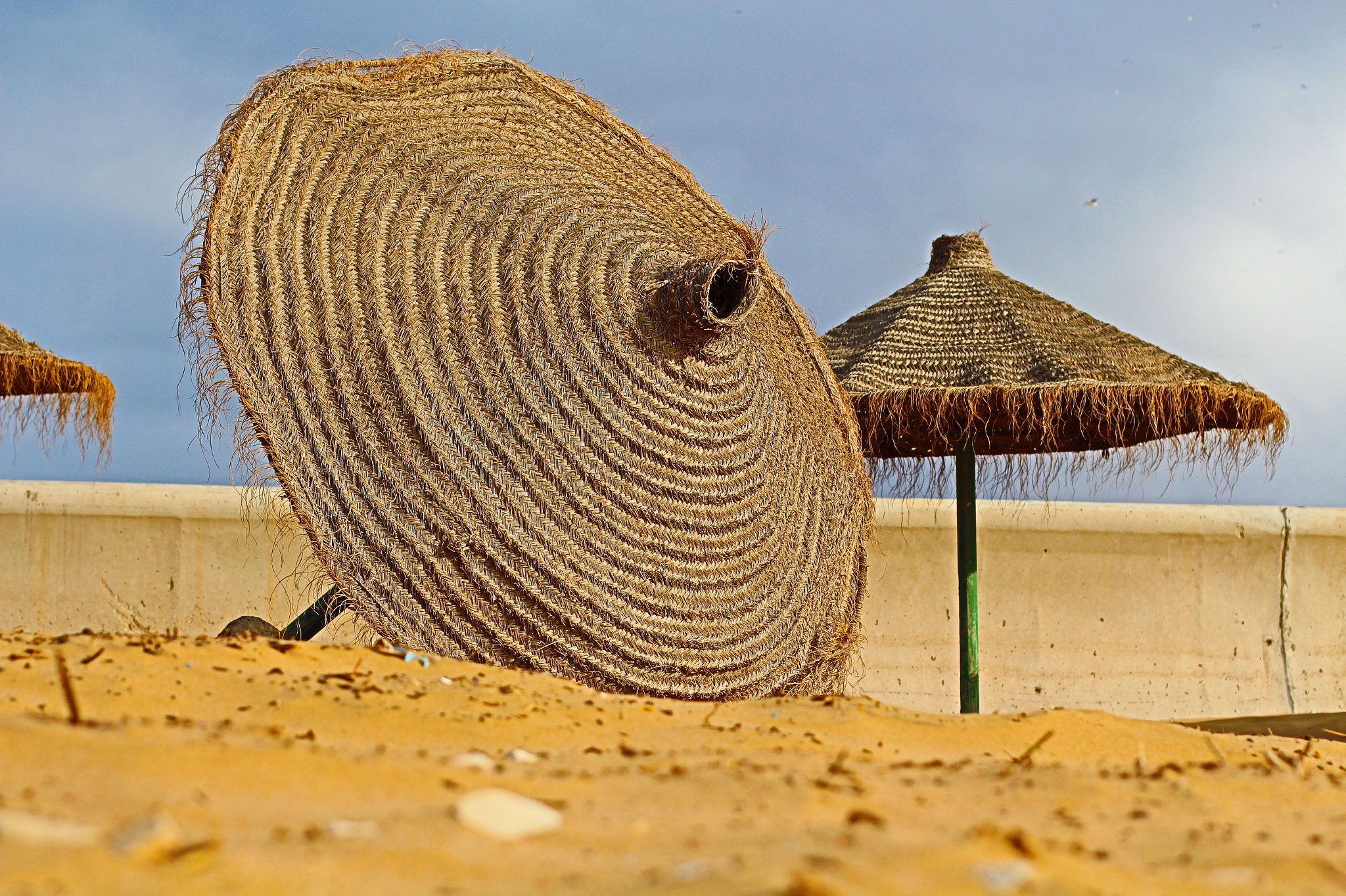 Canon EOS 650D (EOS Rebel T4i / EOS Kiss X6i) + Canon EF 50mm F1.4 USM sample photo. Beach..umbrellas..morocco style.. photography