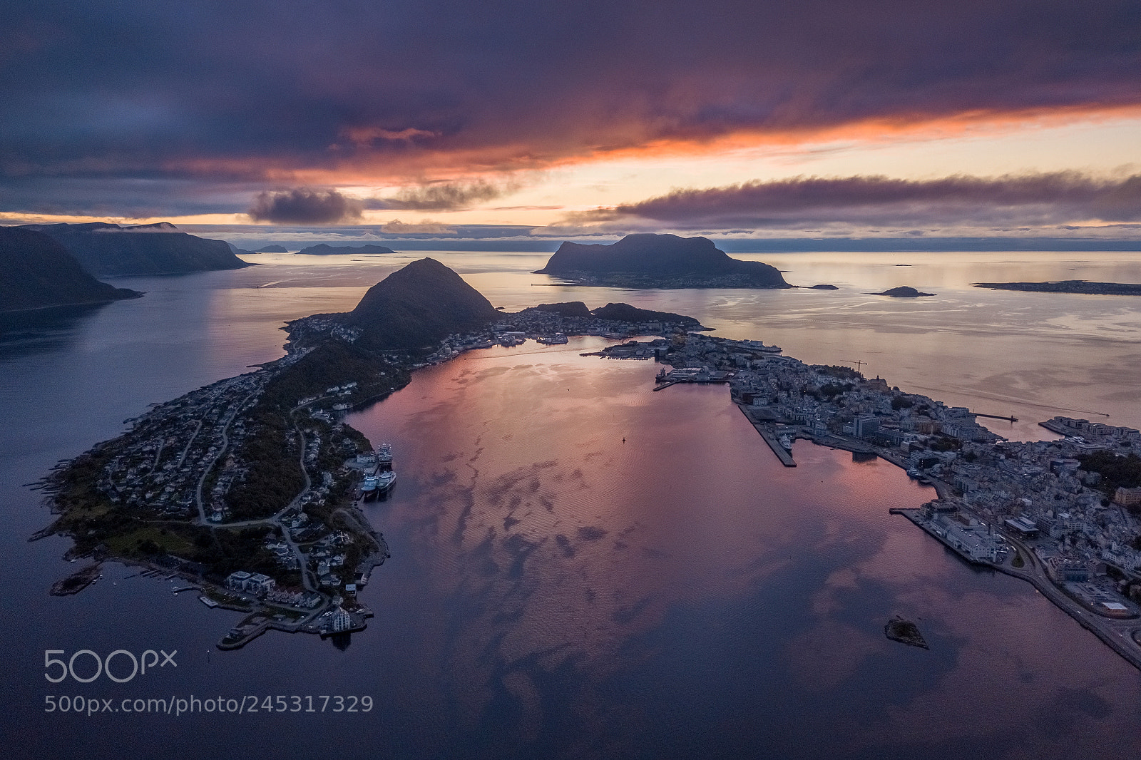 DJI FC220 sample photo. The horseshoe of Ålesund photography